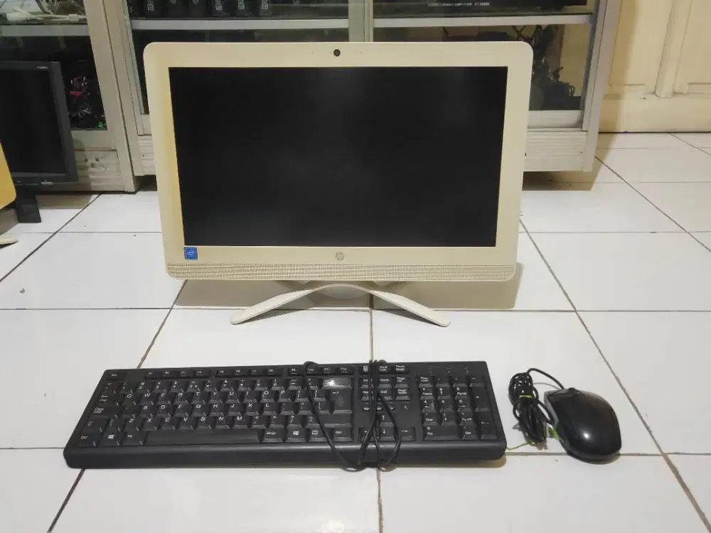 All In One Hp TPC-Q028-20, Intel Celeron J3060