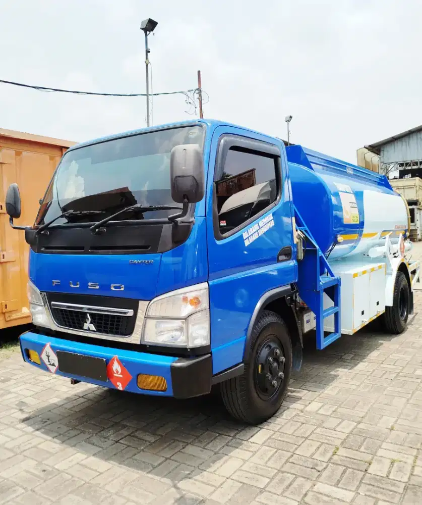 MITSUBISHI COLT DIESEL CANTER 6 BAN FE74HD TANGKI BOTTOM LOADING SOLAR