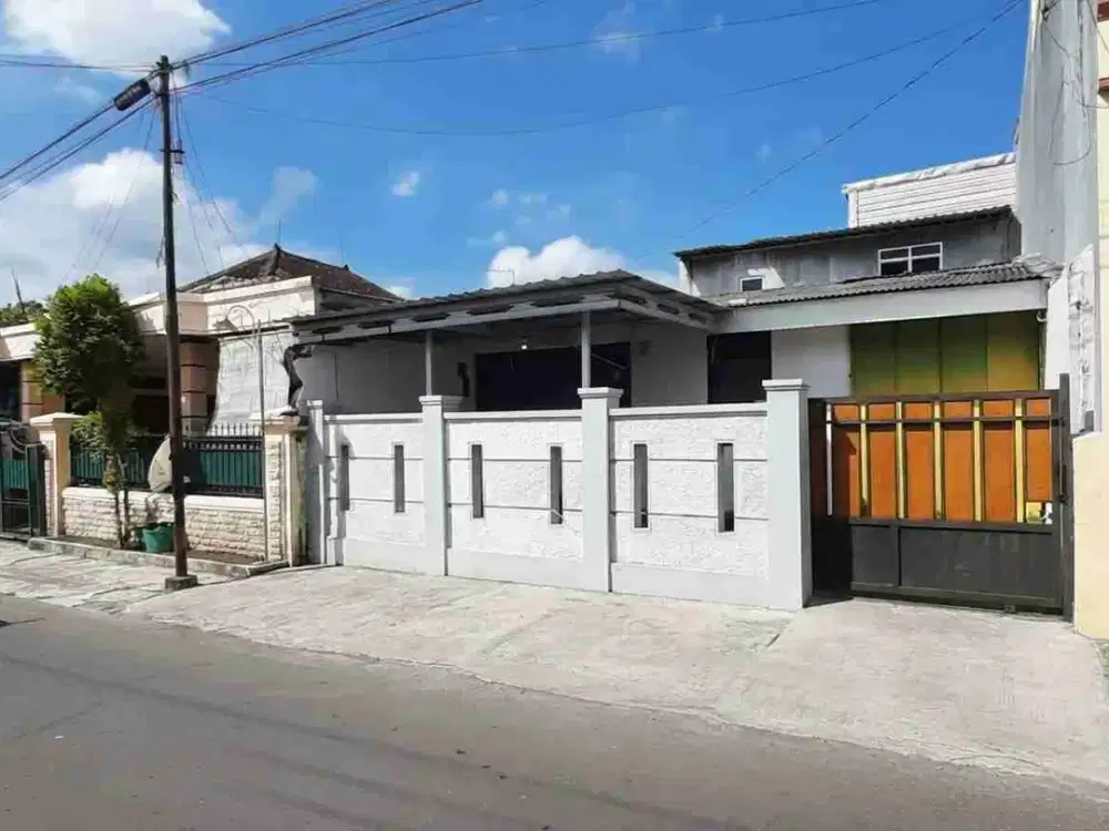 Di sewakan murah 4 kamar tidur di Dempo Raya Solo.