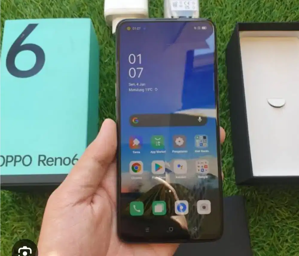 Dijual hp oppo Reno 6 8/128 lkp kamera trouble yg lain normal