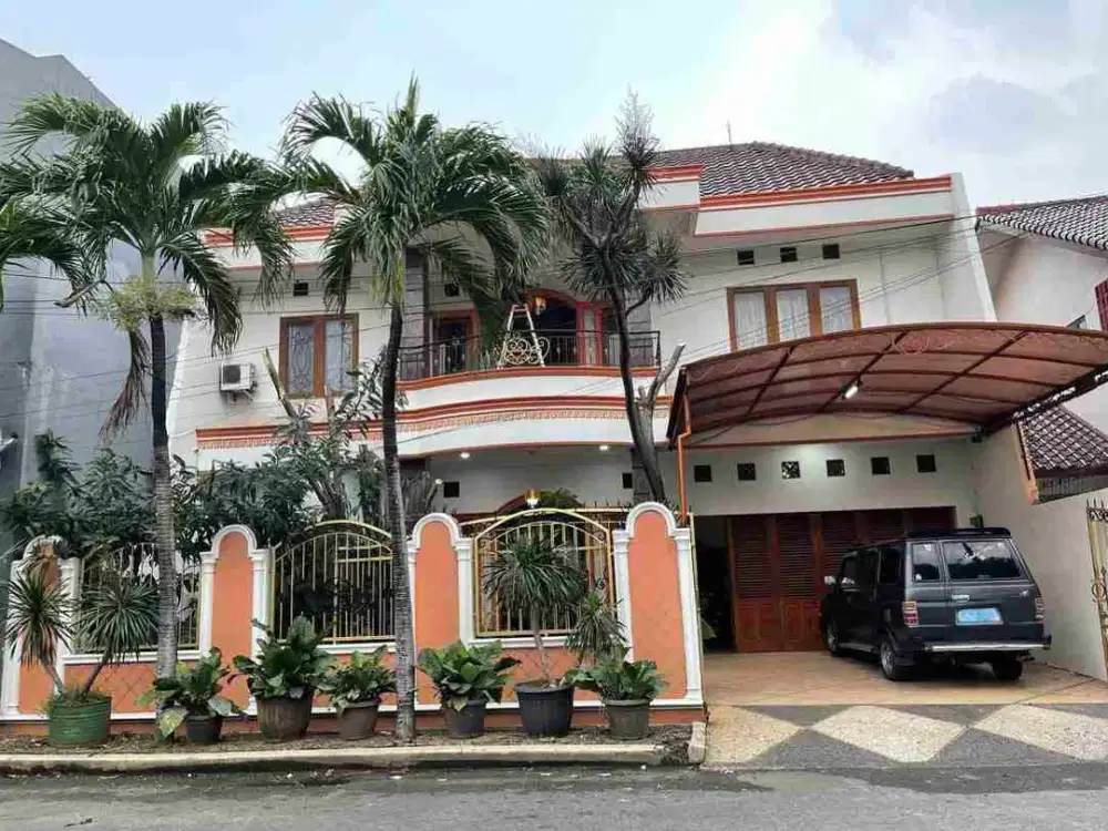 Dijual cepat murah Rumah 2 lantai nyaman tanah Luas 350 LB 450 di pondok kelapa jaktim