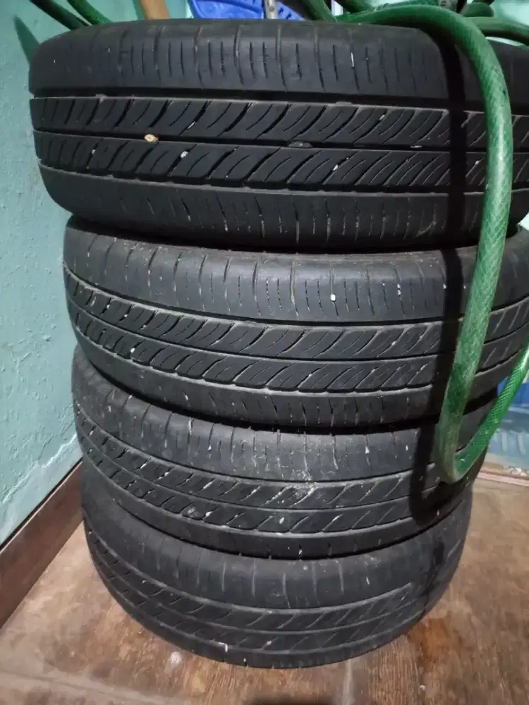 Ban bekas ayla type 175/65 R14