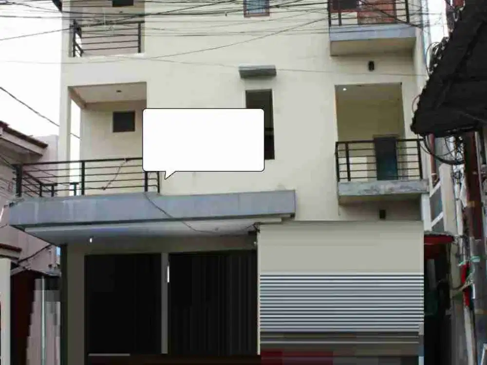 DIJUAL RUMAH (Koskosan Brand New) DEKAT MRT BLOK A DI JL. KARYA UTAMA  GANDARIA UATARA KEBAYORAN BARU JAKARTA SELATAN
SHM 
Luas tanah: 120m²
Luas bangunan: 300m
Dimensi: 12x10
Bentuk tanah: Persegi
Bangunan: 3 lantai
Listrik 5500W
Bangunan tahun: 2018
Kam