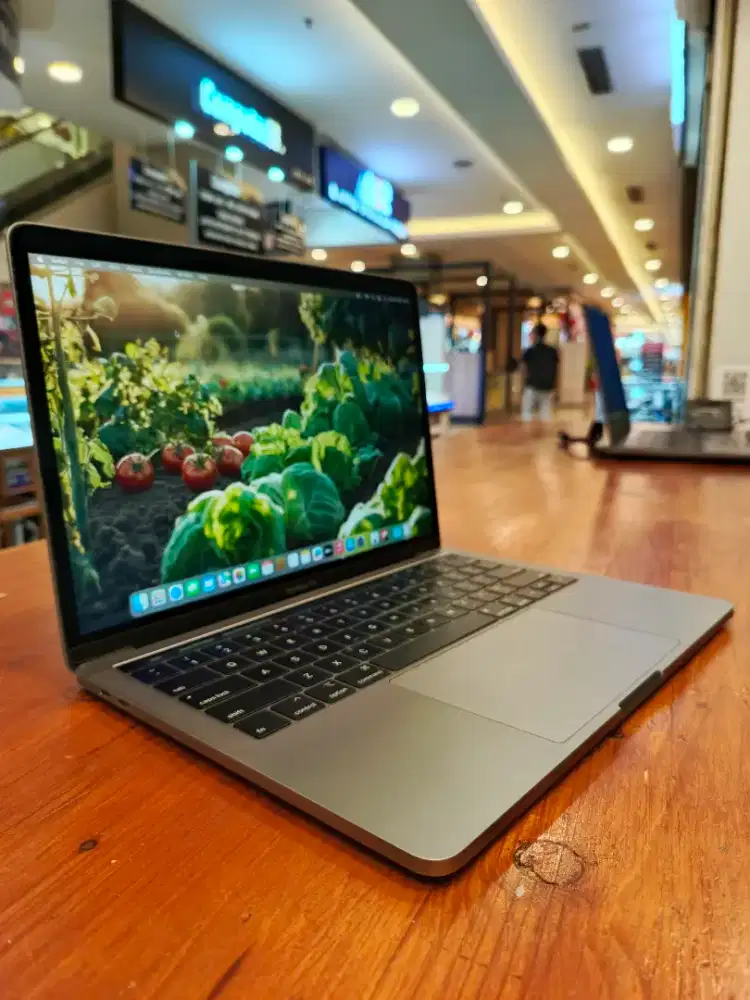 Macbook Pro Retina 13 inch 2018 i5 8/500GB