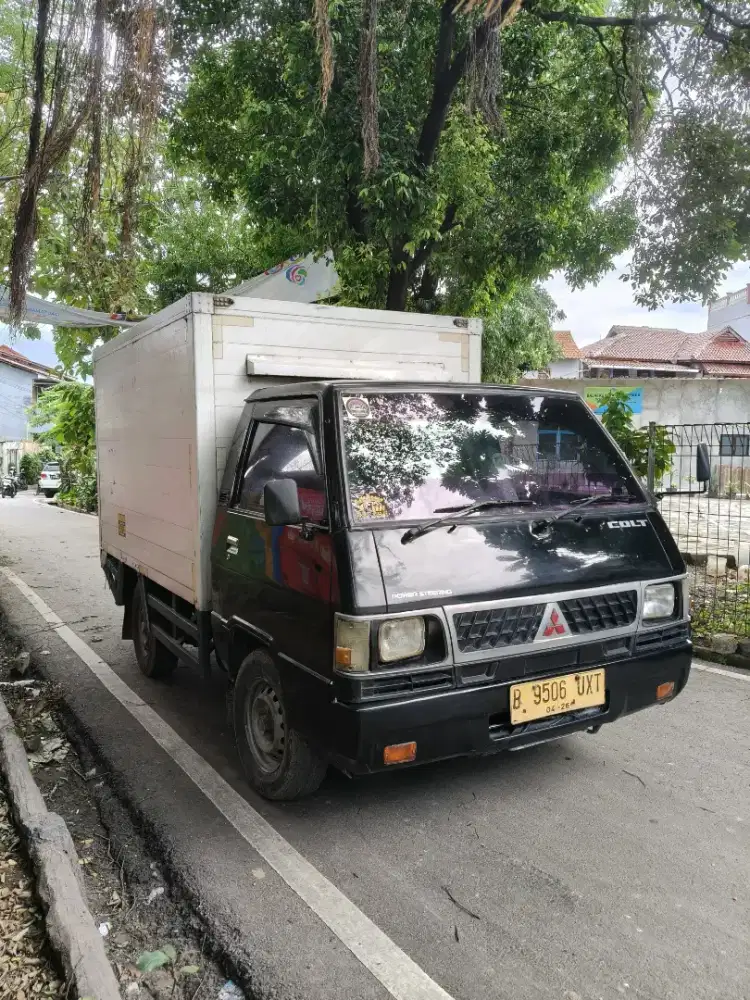 Mitsubishi colt L300 solar pick up box 2016 pickup 2017