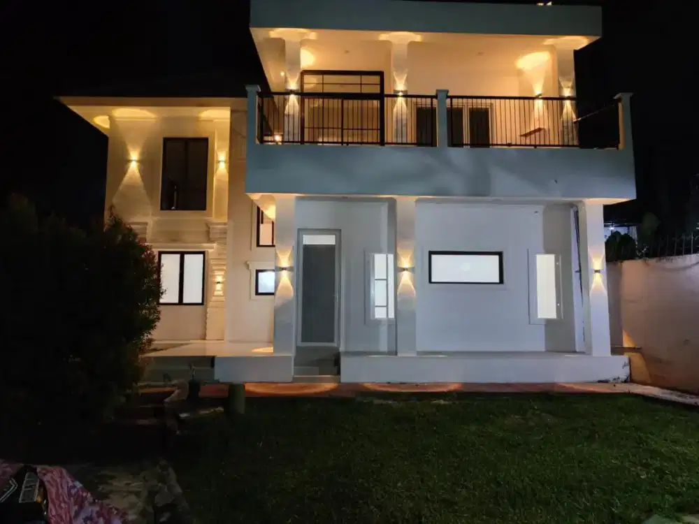 Jual rumah cantik siap huni Like new 3,450M nego. Kota Wisata Cibubur
