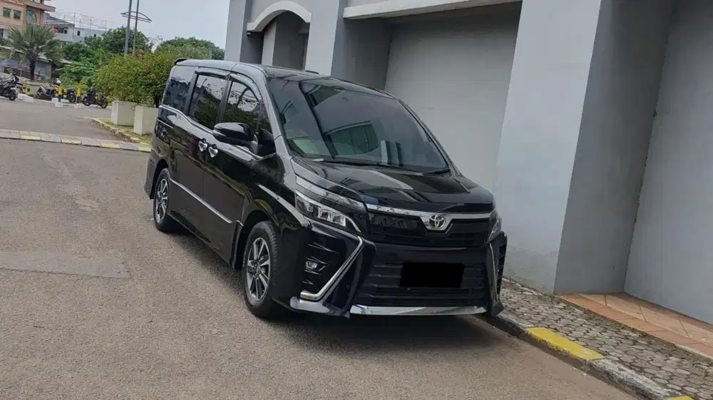 [ ANTIK LOW KM ] Toyota Voxy 2.0 Sunroof AT Hitam NIK 2019/2020