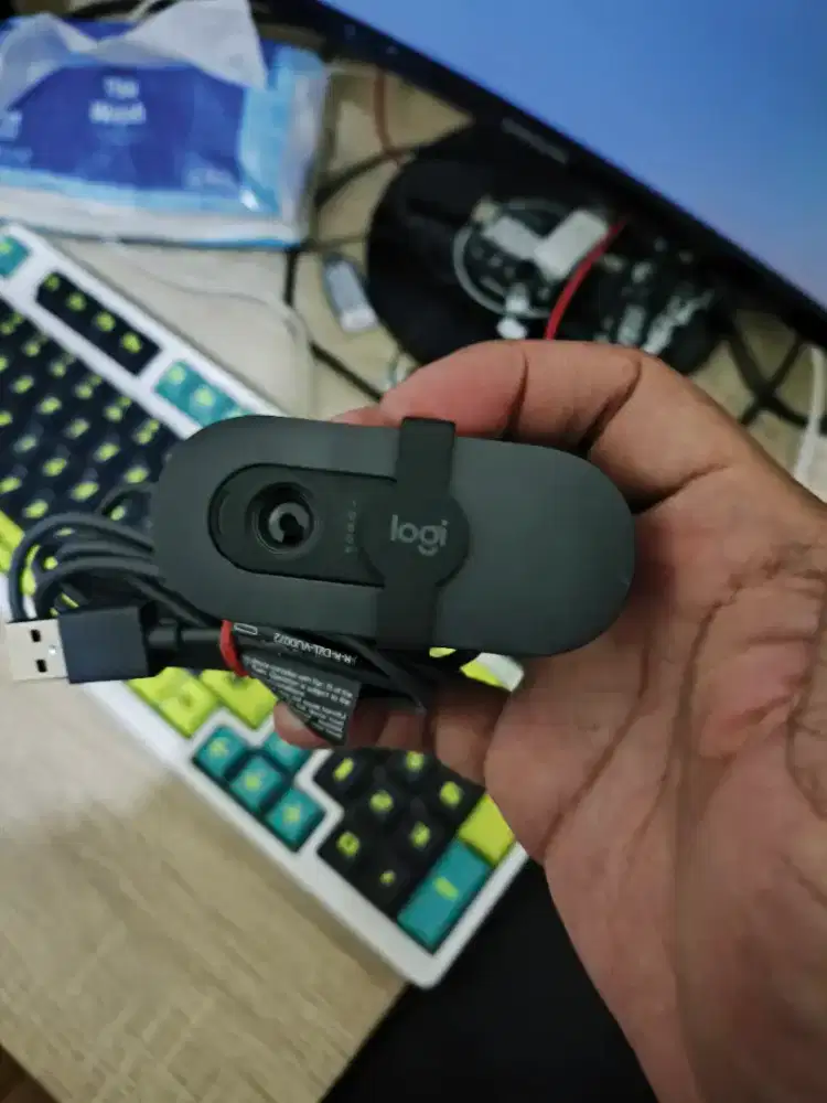 Webcam Logitech Brio 100 with microphone