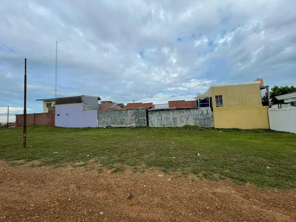 Dijual tanah dengan luas 696 meter persegi