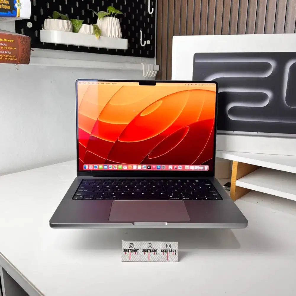 MacBook Pro M3 8gb 512gb Battery Health 98%