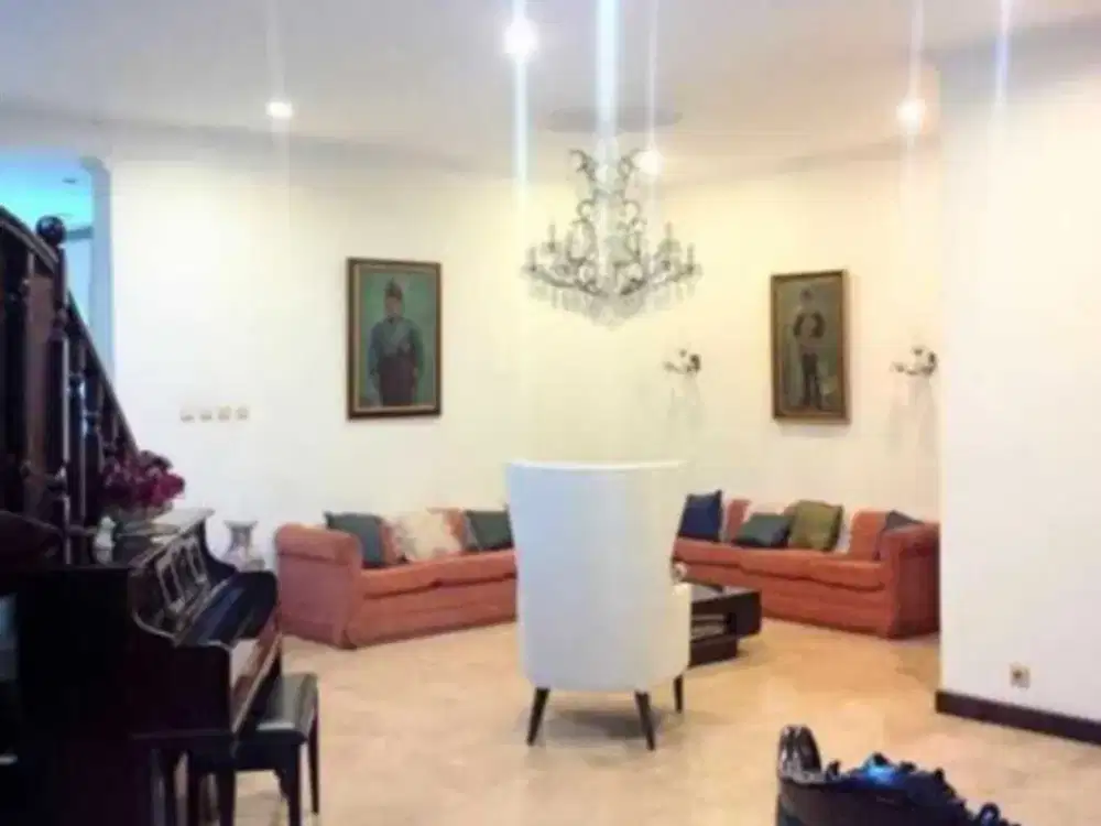 Dijual Rumah Bagus 2 Lantai di Jalan Raya Kayu Putih  Jakarta Timur