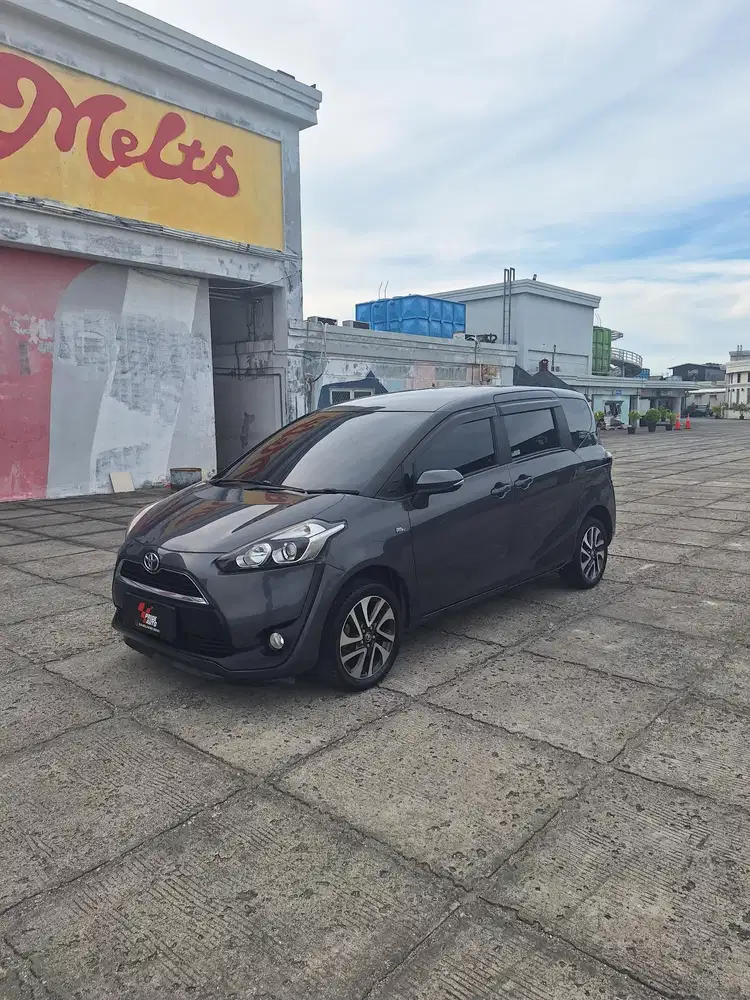 (TDP 34 Juta) TOYOTA SIENTA 2017 V AT LOW KM