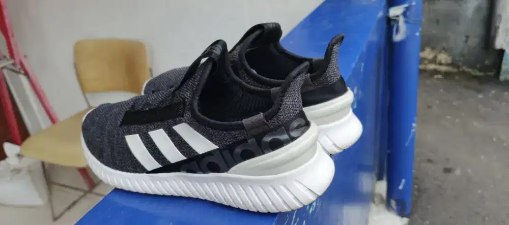 Adidas slip on original size 42