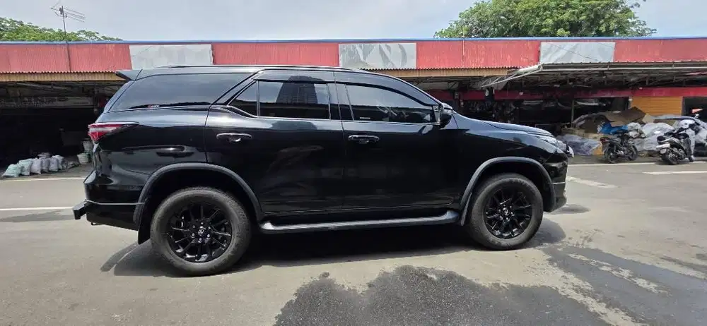 toyota Fortuner GR nik 2021