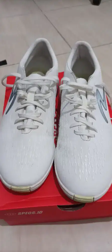 Sepatu futsal specs accelerator illuzion 4 pro in size 43