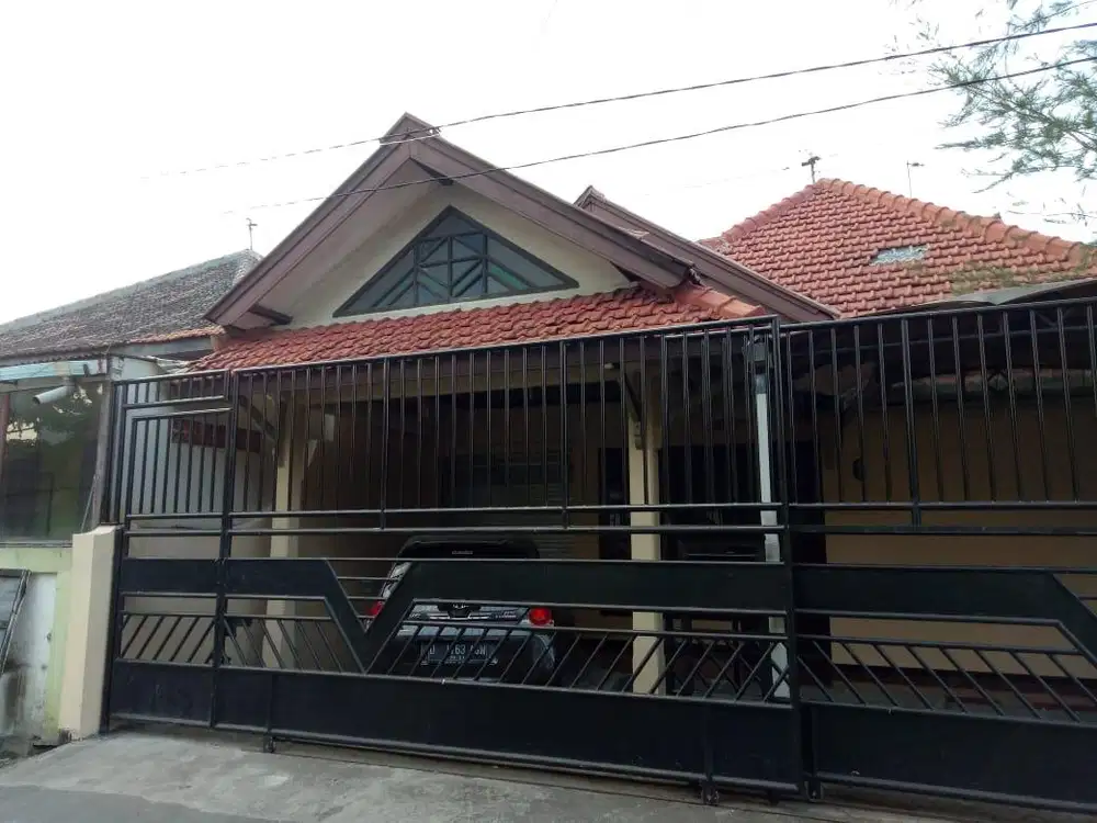 DISEWAKAN RUMAH DI PINGGIR JALAN LAMPER TENGAH COCOK U KANTOR