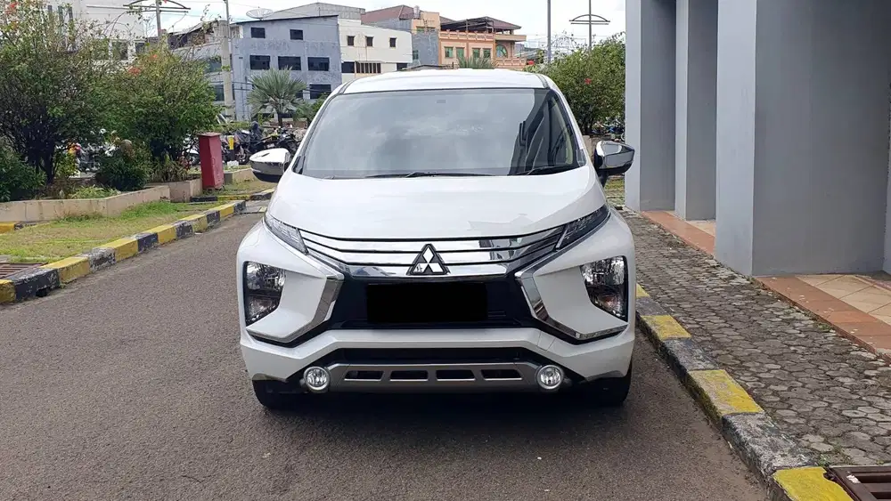 Mitsubishi Xpander Ultimate 1.5 AT Putih 2019 Like New Low Km Record