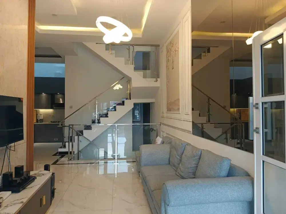 Dijual  Rumah 3 Lantai di Puspa Gading Kelapa Gading Jakarta Utara