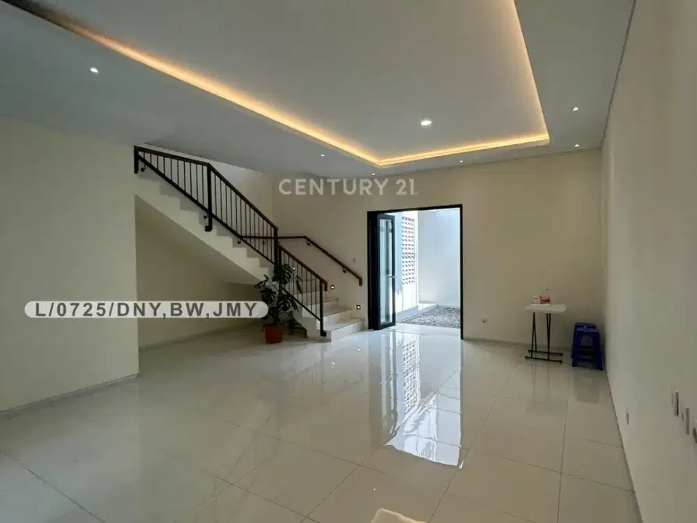 Rumah Mewah 2 Lantai Siap Huni Dan Strategis Di Lengkong Bandung