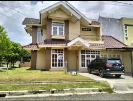 Disewa/DiJual Rumah Hook lippo cikarang cluster Taman Bervely