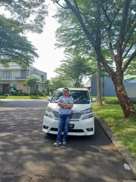 Jasa driver tour dan perjalanan pribadi