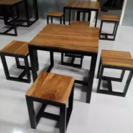 Satu set meja kafe