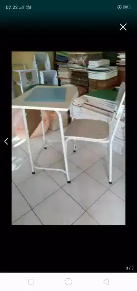 Meja kursi sekolah