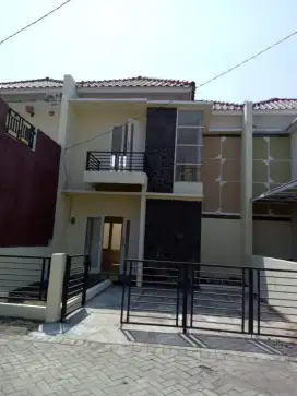 2 LANTAI GREENLAKE SBY TIMUR