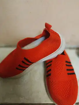 Jual sepatu anak