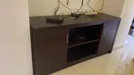 Rak tv dari bahan kayu