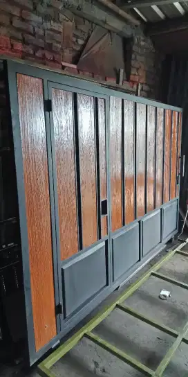Pintu pagar besi wood plang grc