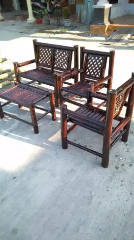 Kursi bambu klasik