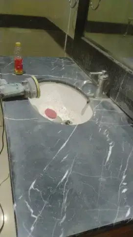 Poles lantai marmer dan cuci sofa/karpet