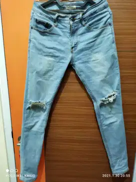 Celana panjang jeans pria super skinny biru langit bahan strecht sobek