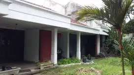 Rumah dijual di jalan utama cocok buat ruang usaha di Gedebage