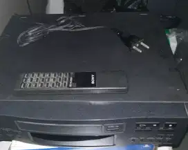 SONY type CDP-M33.
