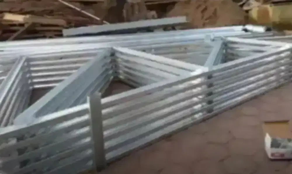 Jasa pasang rangka atap baja ringan