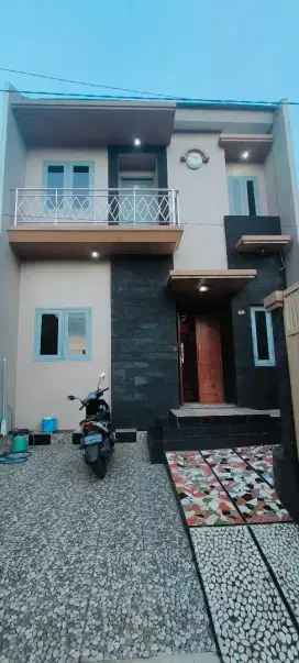 Dijual cepat rumah 2 lantai harga 900 jt   nego sampai deal