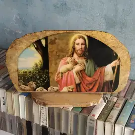 Pajangan hiasan batu Yesus