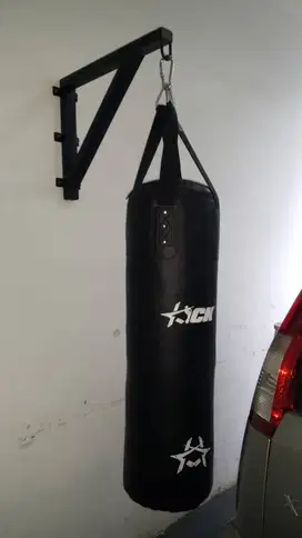 Tiang samsak / Bracket sandsack