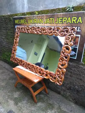 Cermin ukir Bali