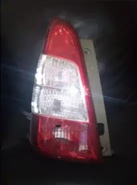 Lampu kiri belakang Innova 2012