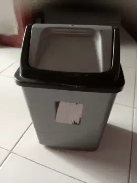 TEMPAT SAMPAH MINI