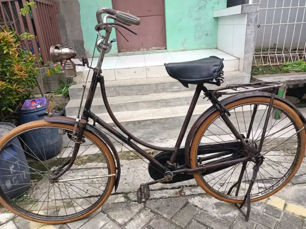 Sepeda onthel Empo plus lampu