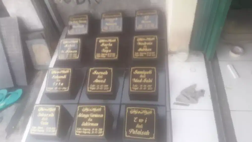 Batu nisan marmer