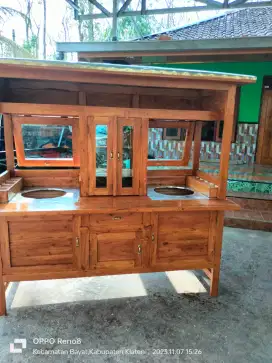 Gerobak mie ayam bakso dua tungku