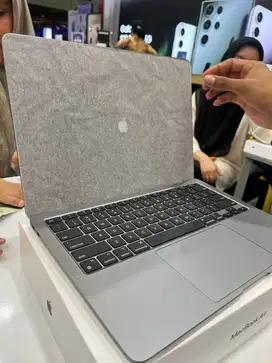 Macbook air m1 garansi resmi iBox