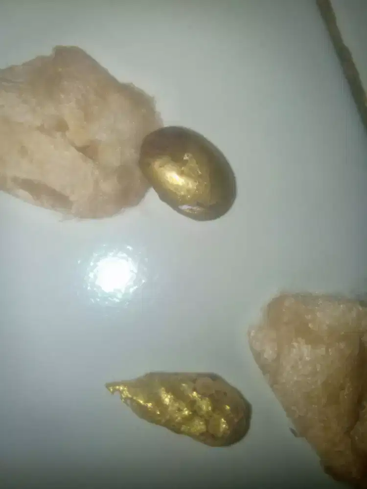 Batu kursani nempel magnet