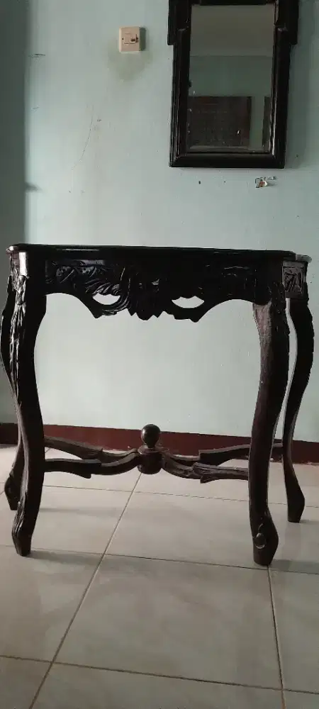 Dijaual cepat meja cantik sali kayu  jati