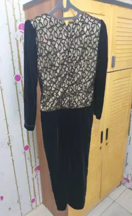 Gaun pesta dress , warna hitam motif